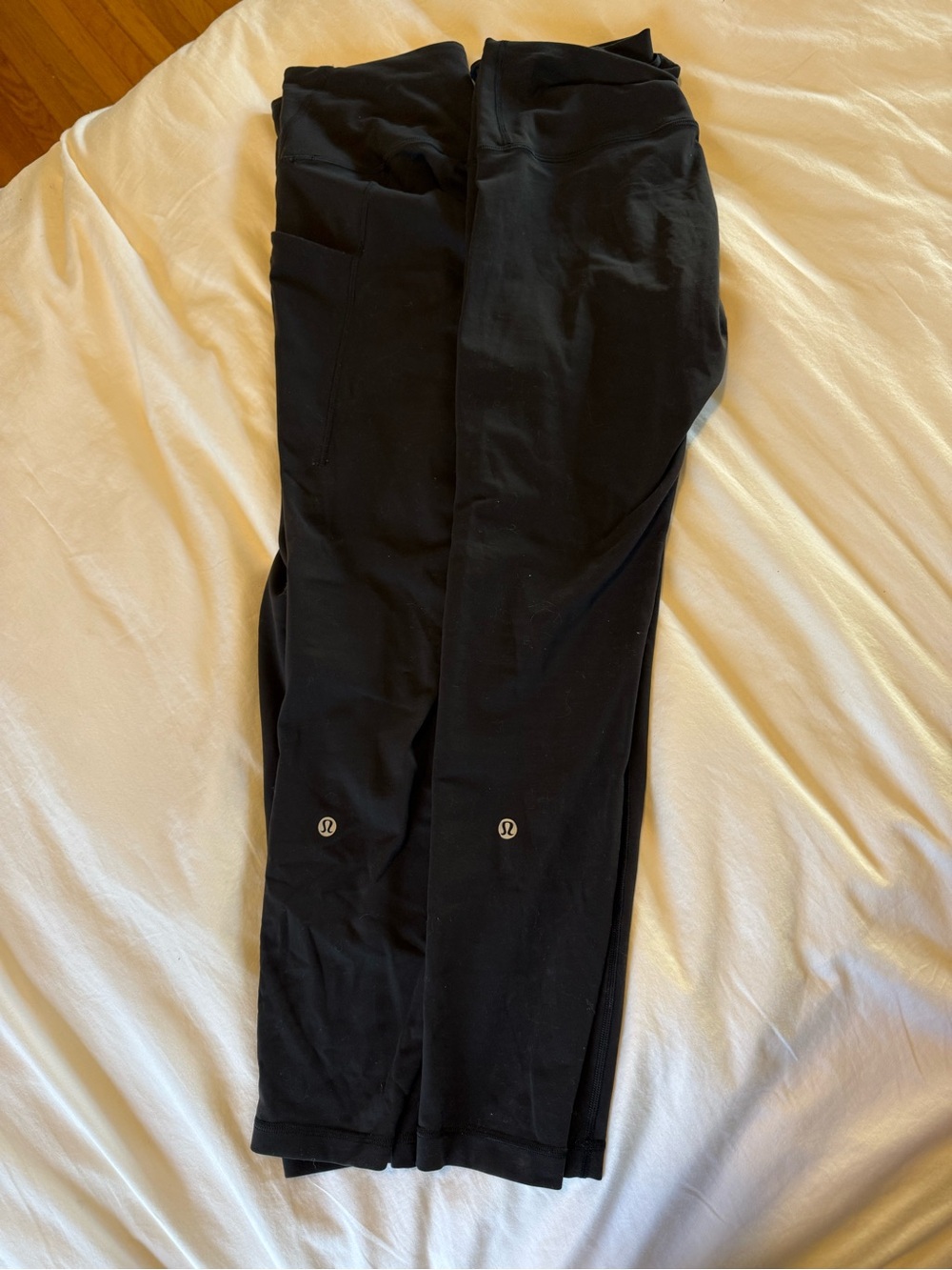(2-pack) Lululemon Wunder Train 25” - 1 with pockets and 1 without (Size 6)